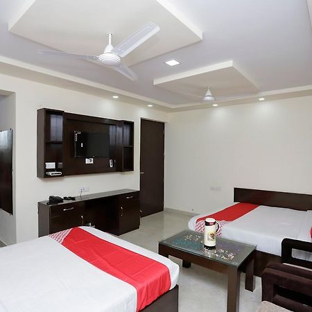 Oyo 39595 Hotel Ray Ban Kankhal Kültér fotó